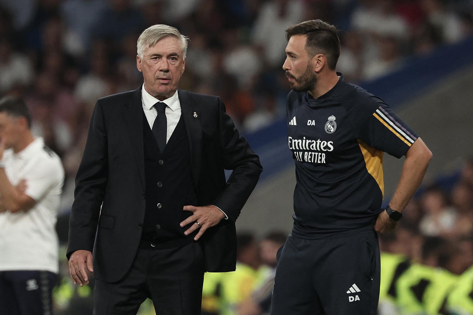 Ca Carlo Ancelotti va con trai se roi Real Madrid. Anh: AFP