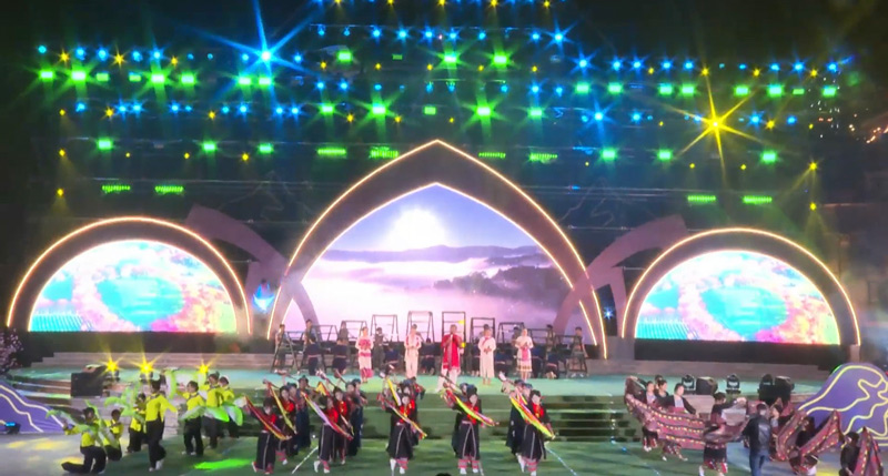 El festival de verano de 2025 con el tema Sa Pa - La tierra del amor. Imagen de la television Sa Pa