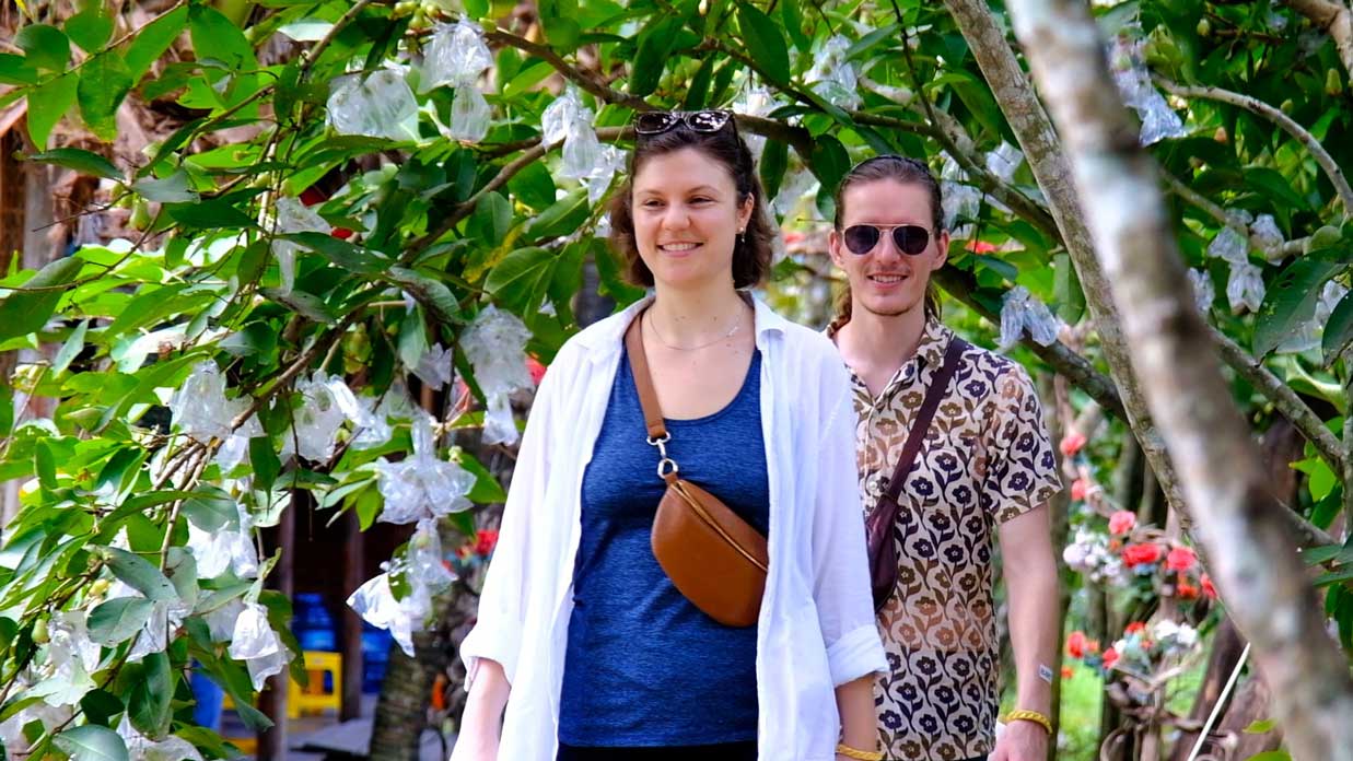 Muchos extranjeros disfrutan de viajar al Oeste.