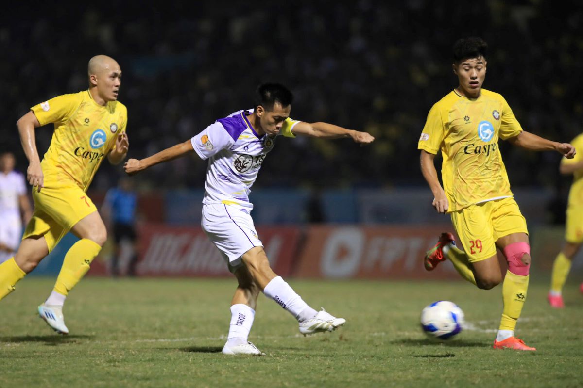 The highlight match of round 17 of V.League between Hanoi FC and Thanh Hoa promises to be full of drama. Photo: VPF