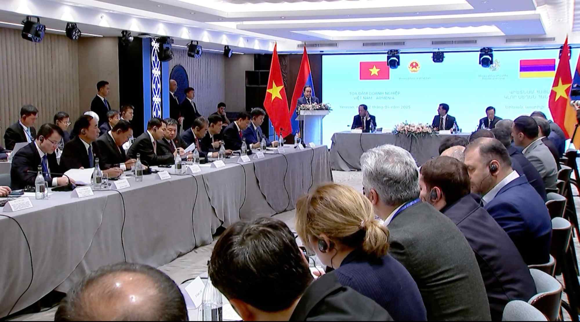 El dialogo empresarial entre Vietnam y Armenia. Imagen de Quochoi.vn