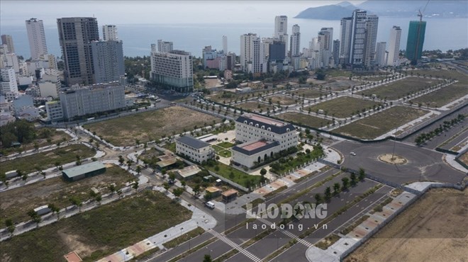 Fu Son Group ha distribuido casi todas las areas de oro que se han entregado en el antiguo aeropuerto de Nha Trang. Imagen de Hyo Long