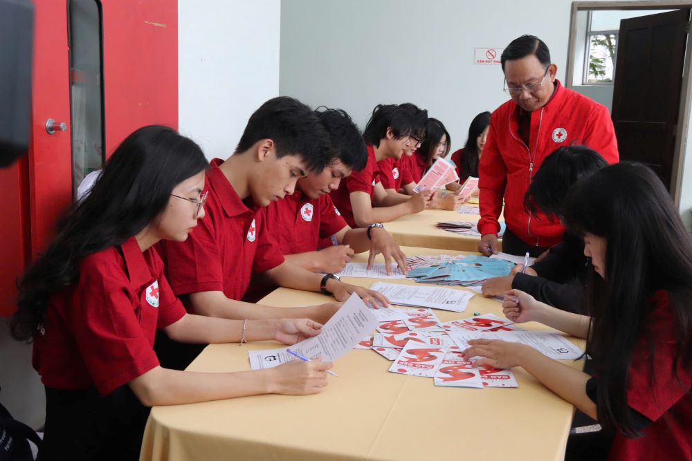 Los estudiantes de Da Nang se inscribieron para donar sus organos para ayudar a la vida. Imagen de Nguyen Linh