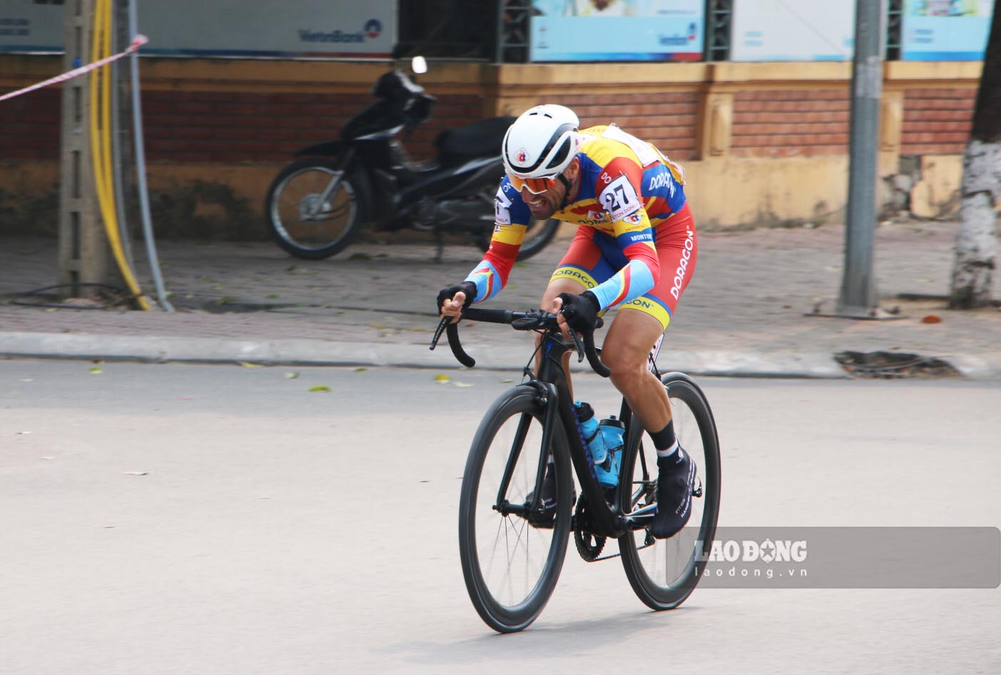 Giai dua co su tham du cua mot so van dong vien quoc te. Anh: Viet Bac.