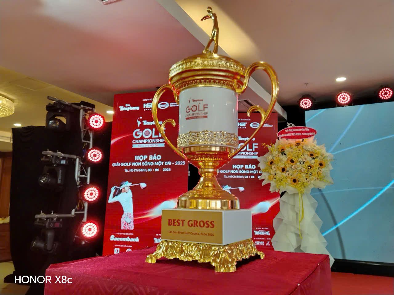 218 golfers compete in the Tien Phong Golf Championship. Photo: Nguyen Dang