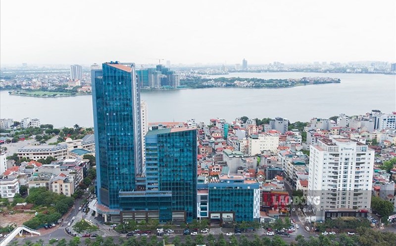 Hanoi will conduct a review and statistics on the current status of all working headquarters of districts, towns, communes, wards and towns in the city. Illustrative photo: To The