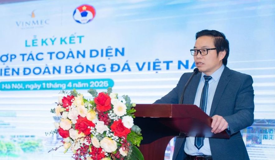 GS.TS.BS Tran Trung Dung, Giam doc Trung tam Chan thuong chinh hinh va Y hoc the thao, Benh vien Da khoa Quoc te Vinmec Times City phat bieu tai su kien.
