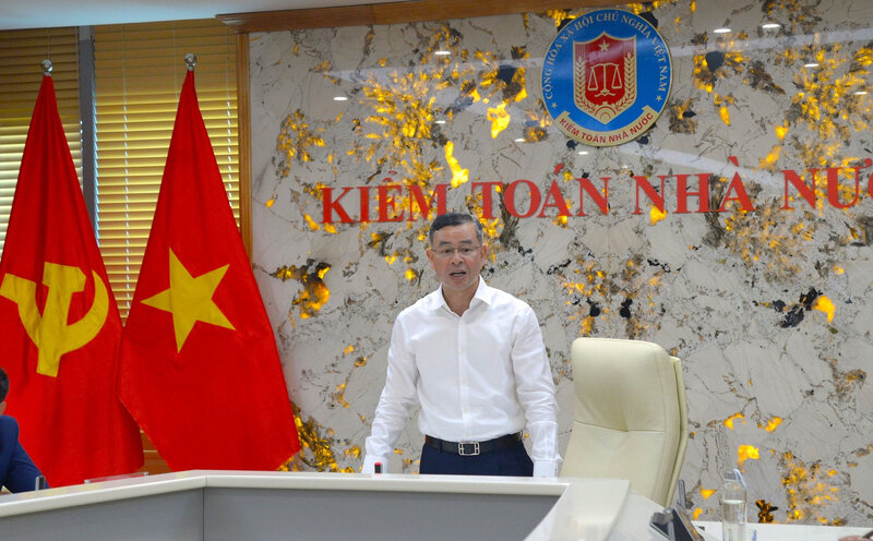 La Auditoria General del Estado de Vietnam presidio la Conferencia en linea sobre el trabajo piloto de aplicacion de inteligencia artificial (AI) a la actividad de auditoria y algunas actividades de la industria. Imagen: Huang Long/Informe de auditoria