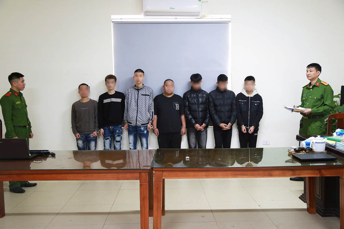  Nhóm đối tượng manh động đã bị công an truy bắt về quy án. Ảnh: Công an Nghệ An