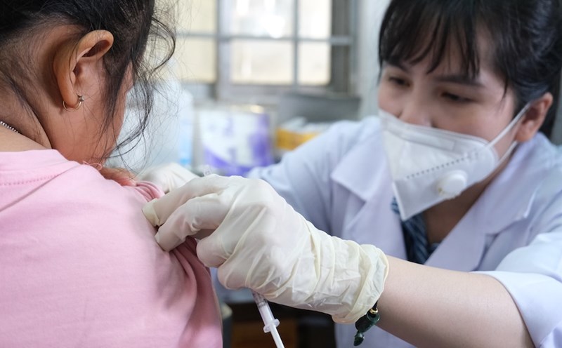 Measles is complicated, parents speed up vaccination of their children