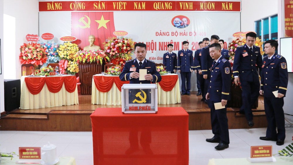 En la Asamblea, los delegados votaron por el Comite Ejecutivo del Partido de la Marina para el periodo 2025-2030. Imagen de la oficina de la oficina