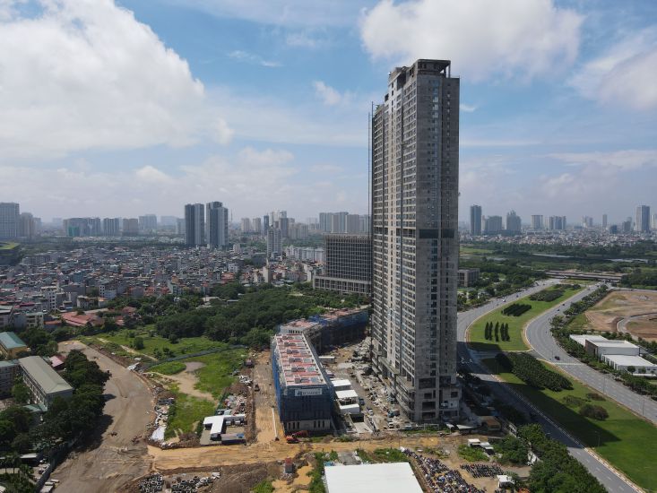 In recent years, apartment prices have continuously increased sharply, causing great pressure on real home buyers. Illustrative photo: Phan Anh