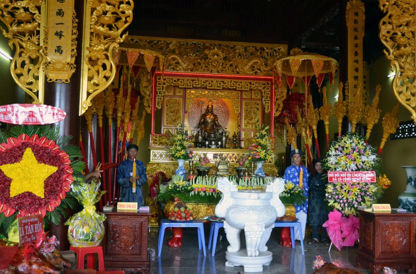 Inside Hung Tan Hiep Temple. Photo: Luc Tung
