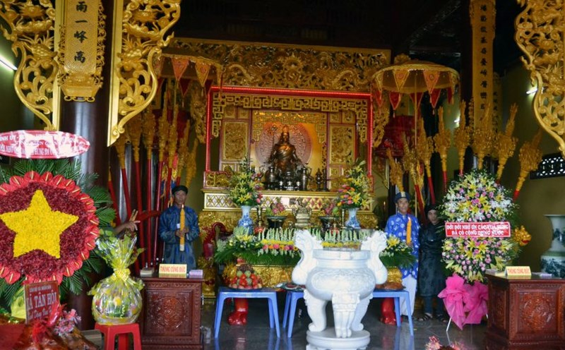 Inside Hung Tan Hiep Temple. Photo: Luc Tung