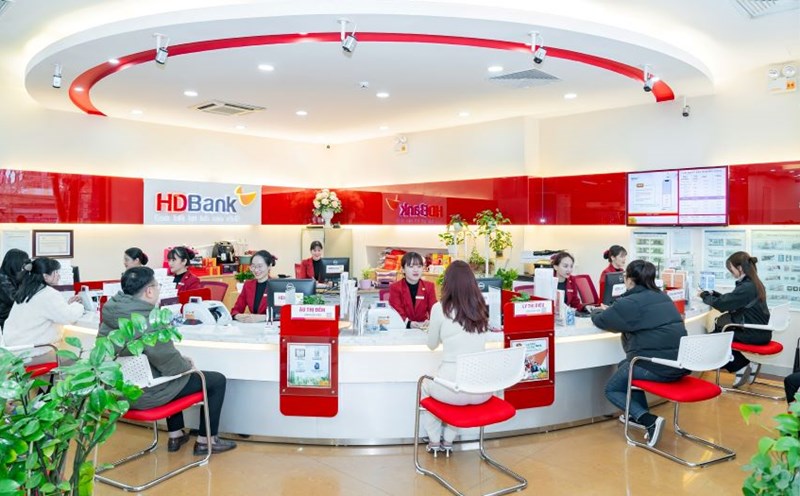HDBank tiếp tục hành trình mang lại ánh sáng cho 1.000 bà con trong năm ...