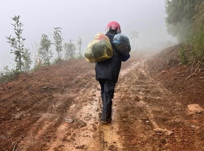 According to regulations, civil servants, public employees, and workers working in particularly difficult areas are entitled to attractive allowances. Illustrative photo: Huong Nha