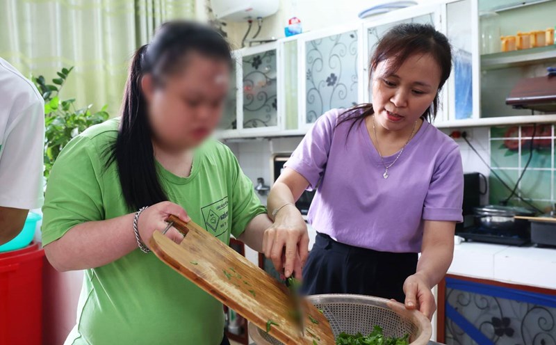 Children who have never grown up, carrying the deep wounds of war