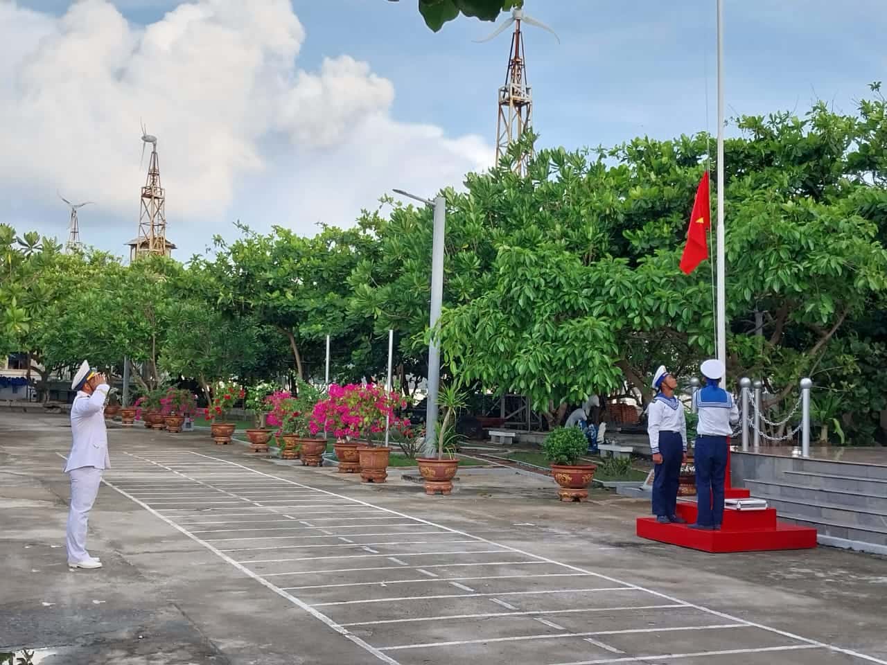 Hinh anh thuong co tai dao Truong Sa Dong trong ngay dai le 30.4. Anh: Huu Long