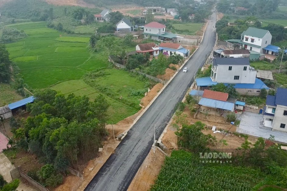 Toan tuyen duong tri gia 93 ti dong noi ho Suoi Lanh sau hon 2 thang trien khai. Anh: Nguyen Hoan.
