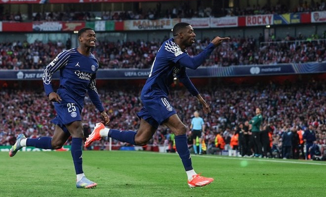 The Arsenal midfield was at fault in Dembele's goal. Photo: AFP