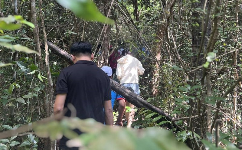 When going to the forest, people should equip themselves with protective measures to prevent insects or blood-taking animals from biting. Photo: Thanh Chan