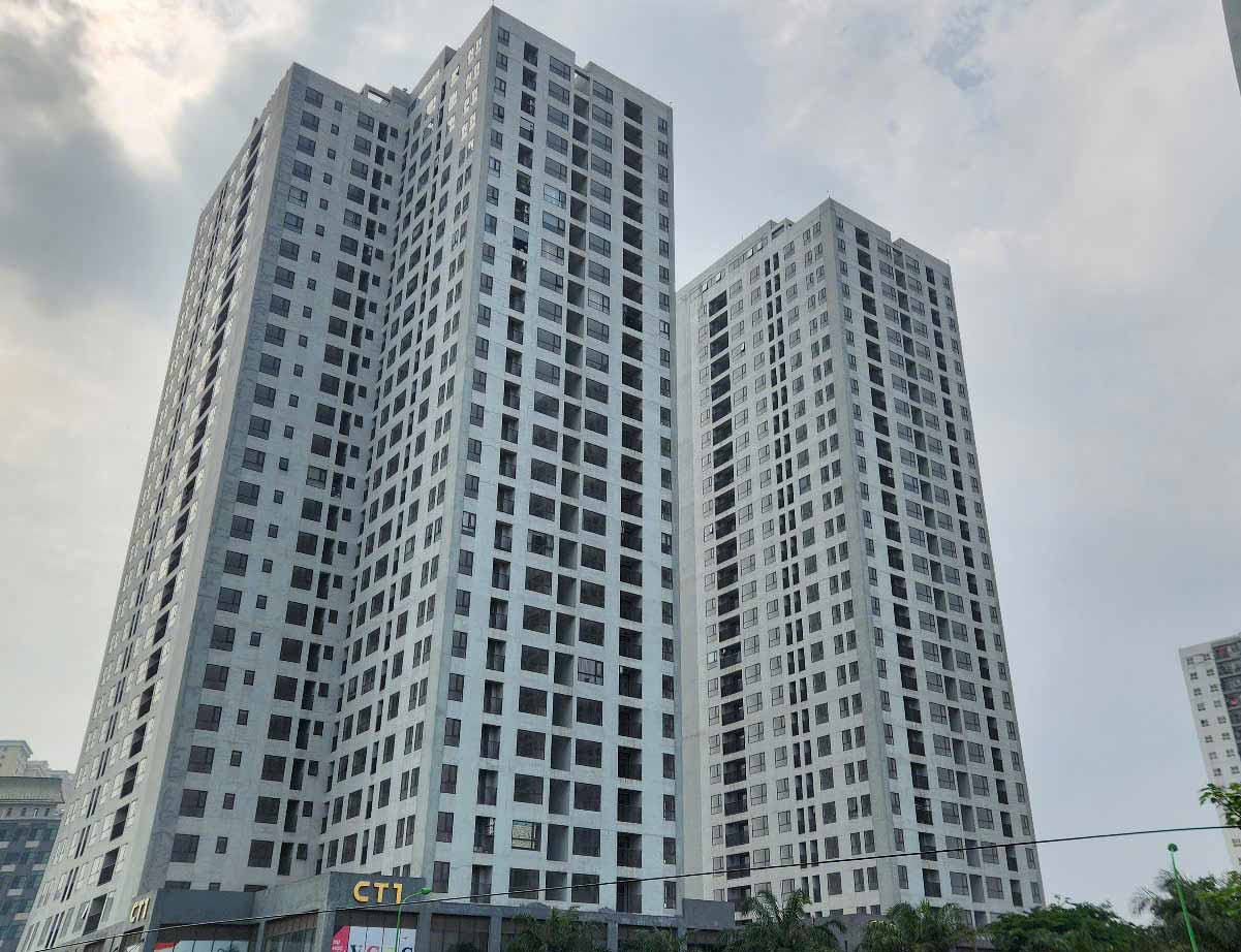 While people are hungry for commercial housing for resettlement in Area X2, it is abandoned. Photo: Anh Huy.