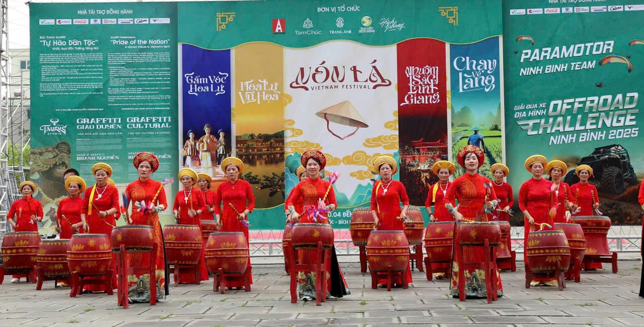 The conical hat festival - Vietnam Festival takes place from April 30 to May 3, 2025 in Hoa Lu city (Ninh Binh). Photo: Nguyen Truong