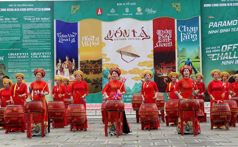 The conical hat festival - Vietnam Festival takes place from April 30 to May 3, 2025 in Hoa Lu city (Ninh Binh). Photo: Nguyen Truong