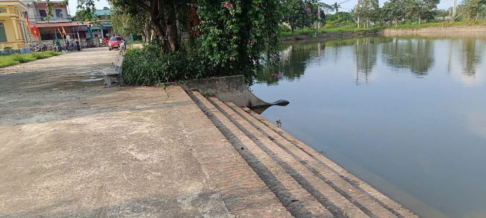 Aguas del pueblo de Phuoc (en Tai Hung, distrito de Hung Ha, provincia de Ta Giang) - donde ocurrio el tragico caso de ahogamiento. Imagen: Usted esta leyendo el suministro