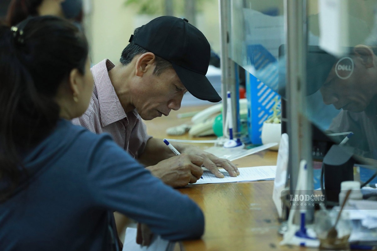 Đối tượng được hưởng lương hưu 45% khi nghỉ hưu trước tuổi từ năm 2025. Ảnh: Hải Nguyễn