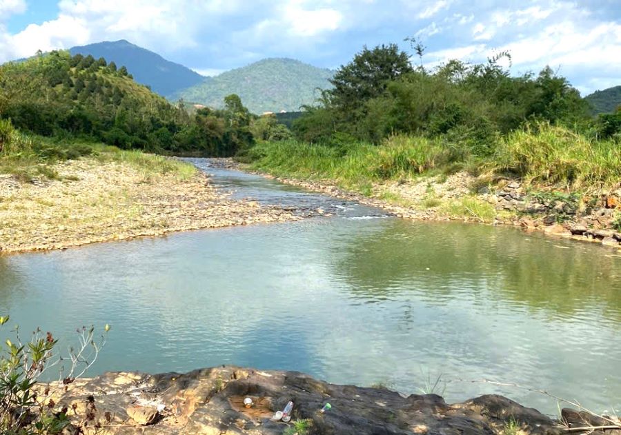 Da Hoai stream, where the young man drowned and died. Photo: Lam Hong