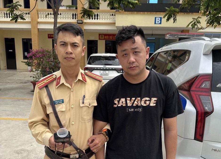 El problema es que no se puede ser policia. Foto: Policia de la provincia de Dian Bian