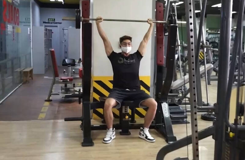 We can do some exercises to help sleep better. Photo: Ha Phuong