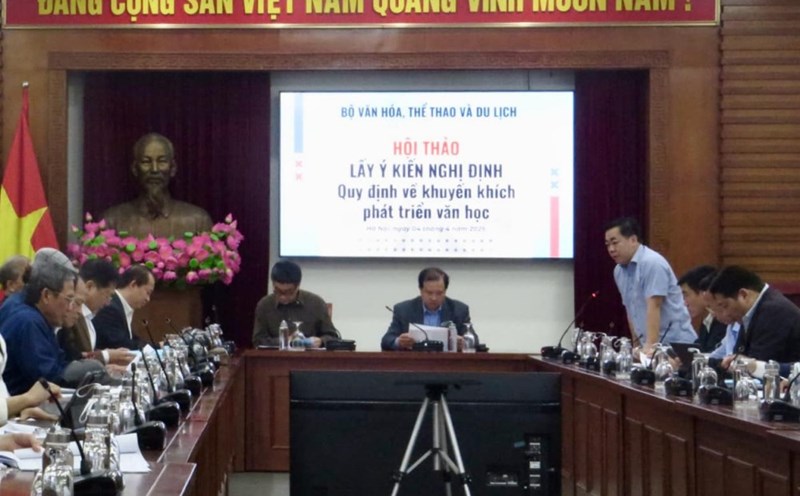 Overview of the Workshop on Getting opinions on the Decree regulating the encouragement of literary development. Photo: Huyen Chi