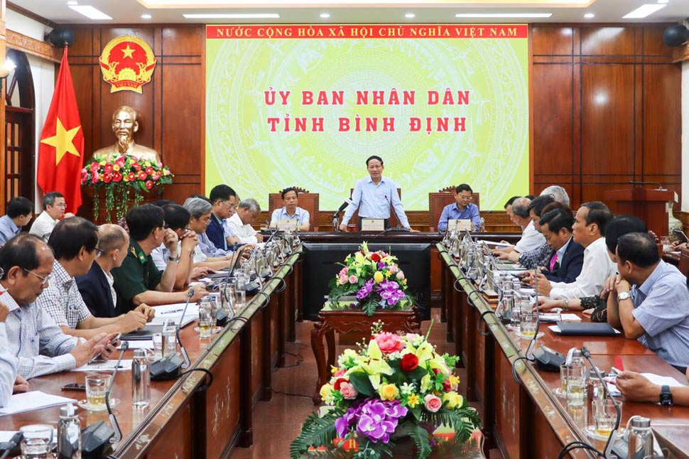 The People's Committee of Binh Dinh province held a conference to assess the province's socio-economic situation in the first quarter and deploy tasks for the second quarter of 2025. Photo: Binh Dinh Provincial Information Portal
