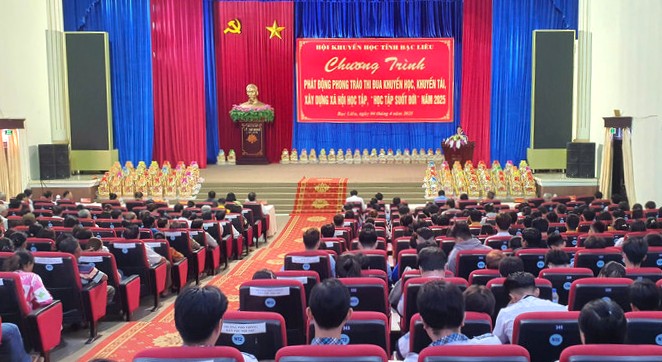 Bac Lieu launched a lifelong learning movement. Photo: Nhat Ho