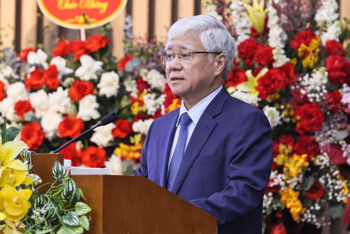 Comrade Do Van Chien - Politburo member, Secretary of the Party Central Committee, Secretary of the Party Committee of the Fatherland Front, Central organizations, Chairman of the Central Committee of the Vietnam Fatherland Front - spoke at the ceremony. Photo: Que Chi