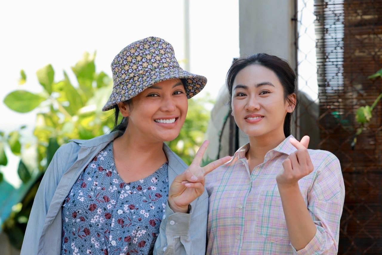 Lily Chen (left) starred in the movie Mother of the Sea. Photo: VTV.