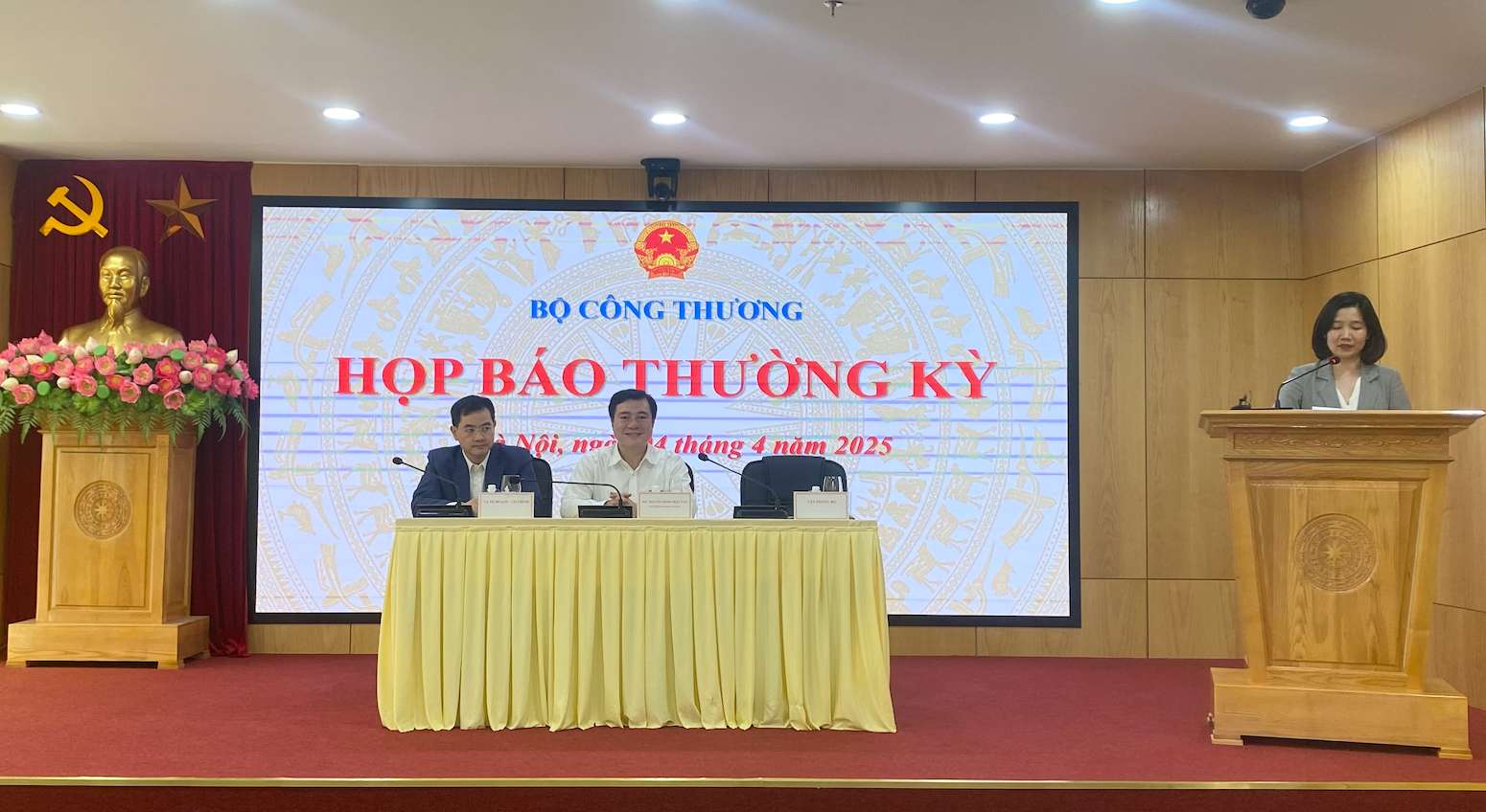 The press conference for the first quarter of 2025 on April 4 was organized by the Ministry of Industry and Trade. Photo: Thach Lam