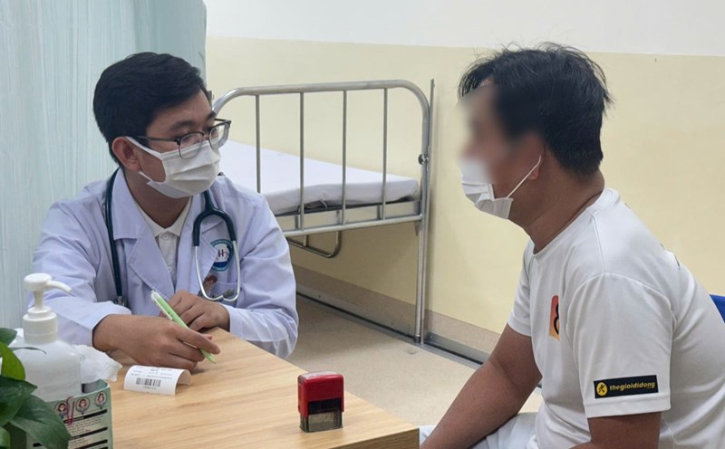 Patients come to Hoc Mon Regional General Hospital for examination. Photo: Thanh Chan