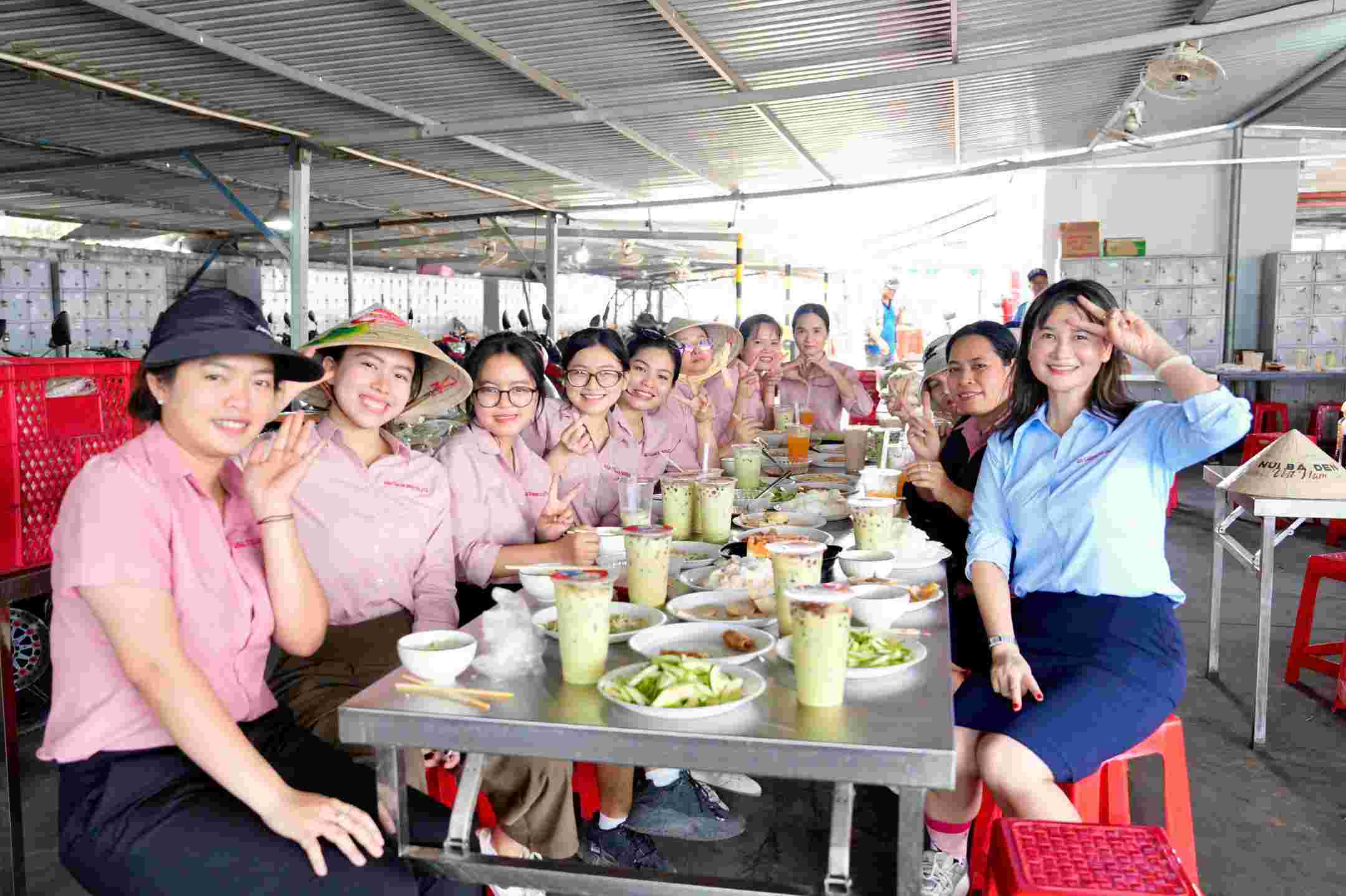 Union meal, warming the hearts of workers. Photo: Provided by the Trade Union
