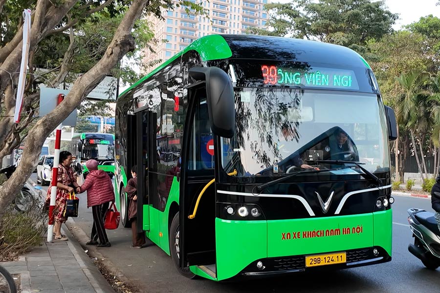 Reasons why people choose green, low-polluting public transport