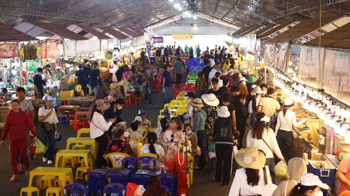 The Southern Traditional Bread Festival will serve people and tourists from April 4. Photo: Yen Phuong