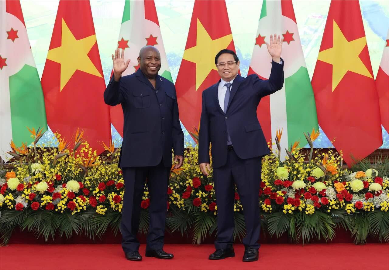 Politburo member, Prime Minister Pham Minh Chinh and President of the Republic of Burundi Evariste Ndayishimiye. Photo: Hai Nguyen