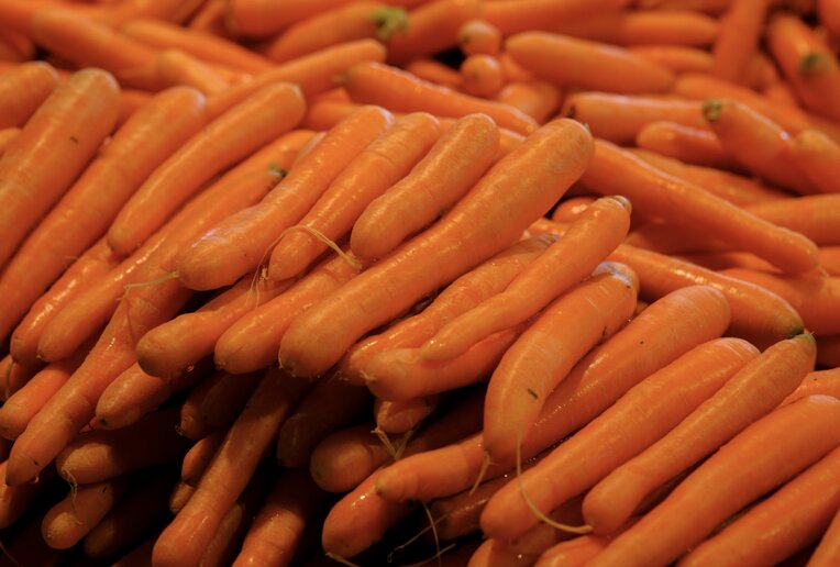 Benefits of carrot oil for hair. Photo: Thuy Duong