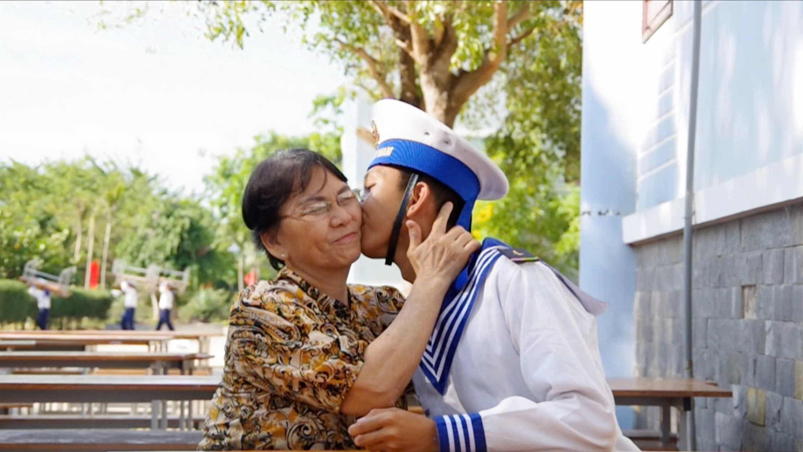 The Naval Region 4 Command organized a reception for relatives of newly enlisted soldiers. Photo: Minh Chau