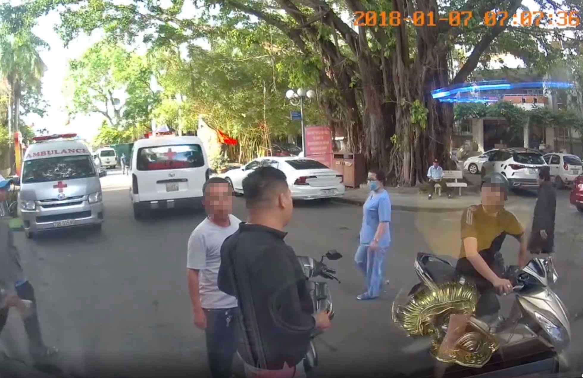 Cơ quan chức năng đang xác minh vụ nhóm từ thiện bị hành hung tại Bệnh viện Khánh Hòa. Ảnh: Hữu Long