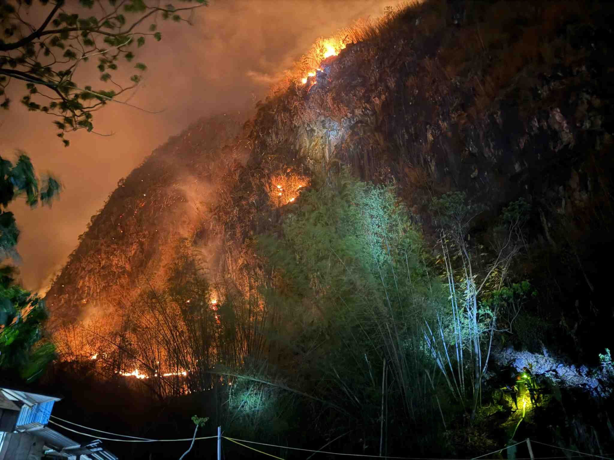 Scene of the forest fire in Son La. Photo: Le Hanh