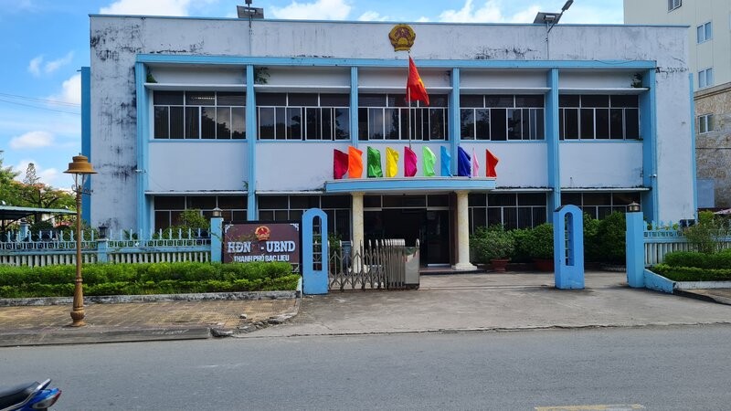 With no new place, Bac Lieu city still works in the old place for more than 20 years. Photo: Nhat Ho