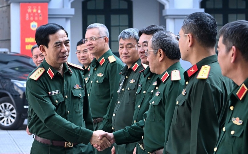 General Department II is being proposed to be awarded the Ho Chi Minh Medal. In the photo: General Phan Van Giang - Minister of National Defense - working with General Department II in November 2024. Photo: Ministry of National Defense